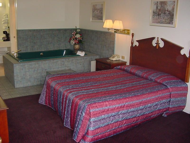 Old Bardstown Inn Room photo